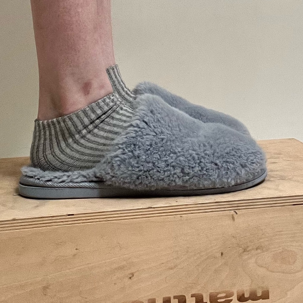 easy~spirit fuzzy slippers